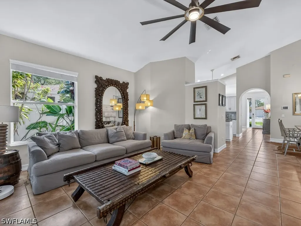 585 104th Avenue N Naples FL 34108