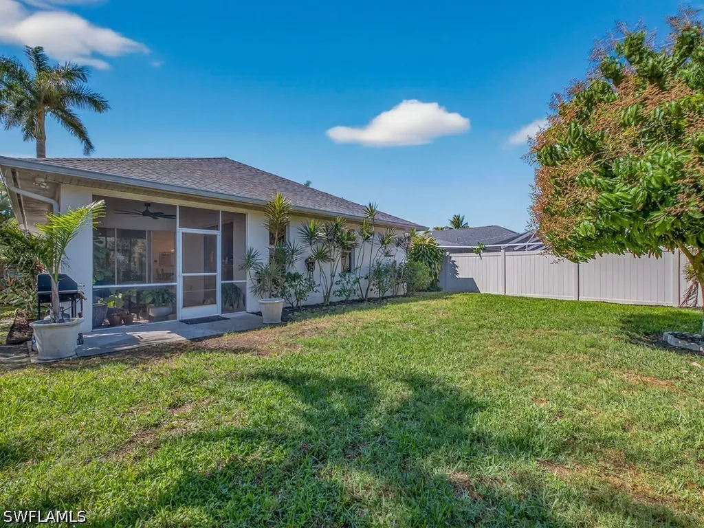 585 104th Avenue N Naples FL 34108