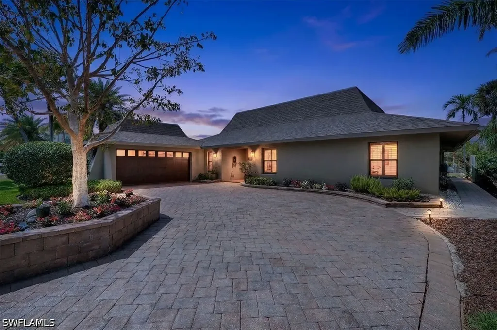 2361 Longboat Drive Naples FL 34104