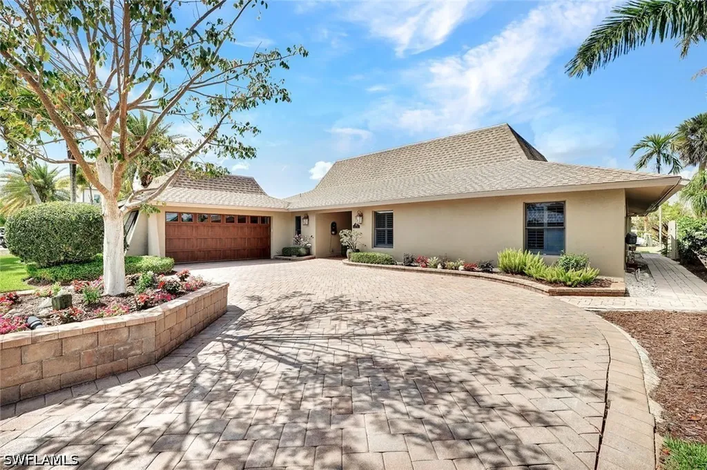 2361 Longboat Drive Naples FL 34104