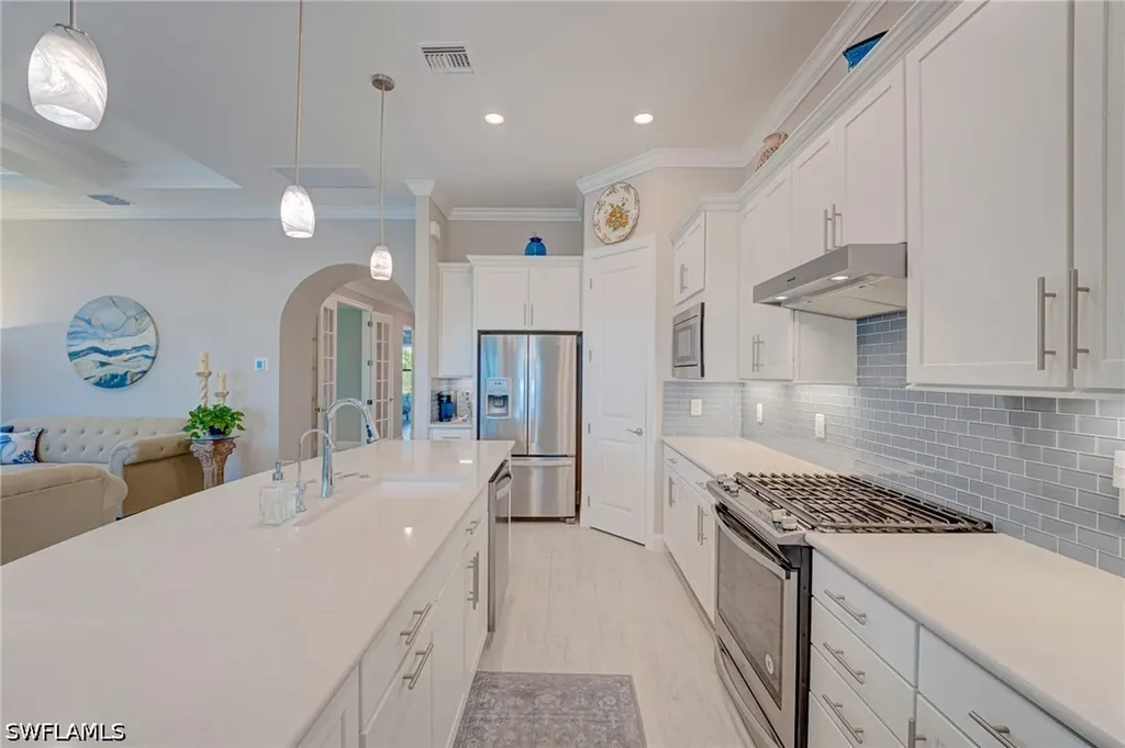 9712 Everglades Drive Naples FL 34120