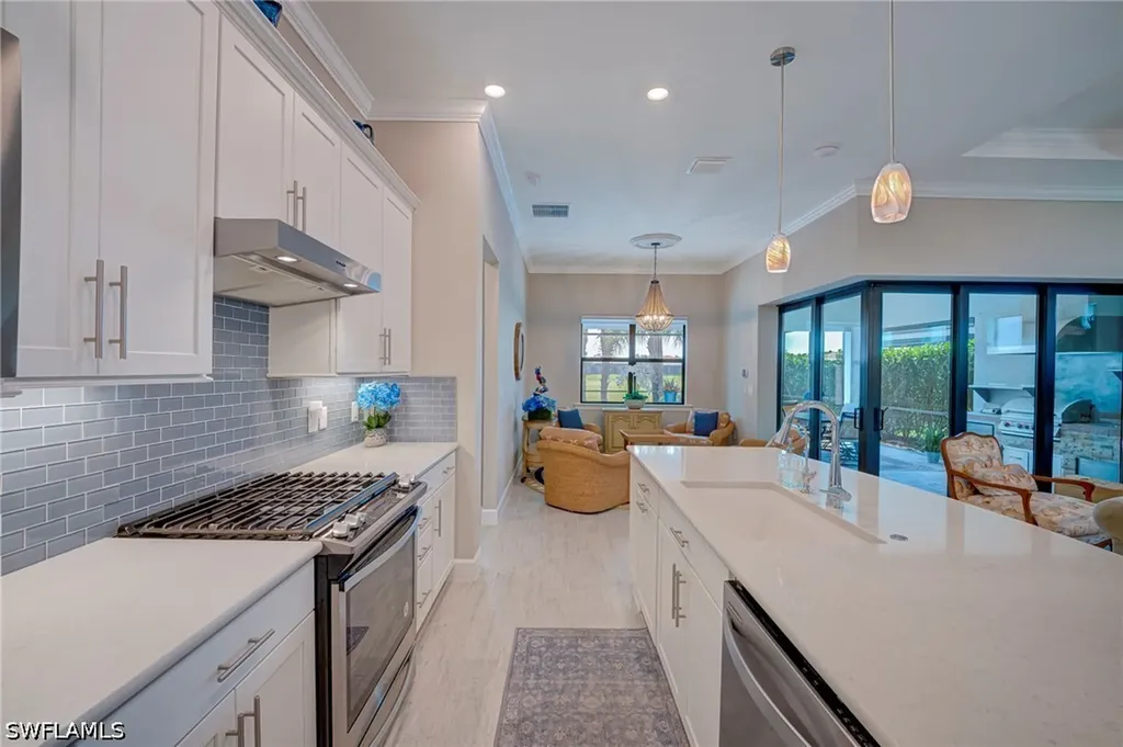 9712 Everglades Drive Naples FL 34120