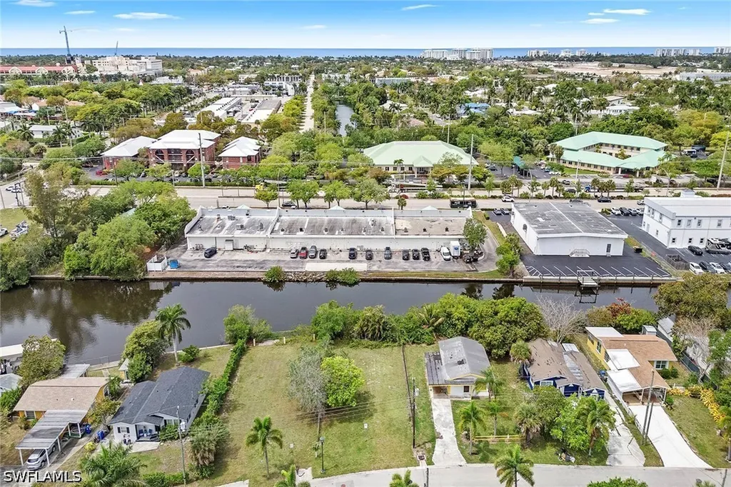 531 13th Street N Naples FL 34102