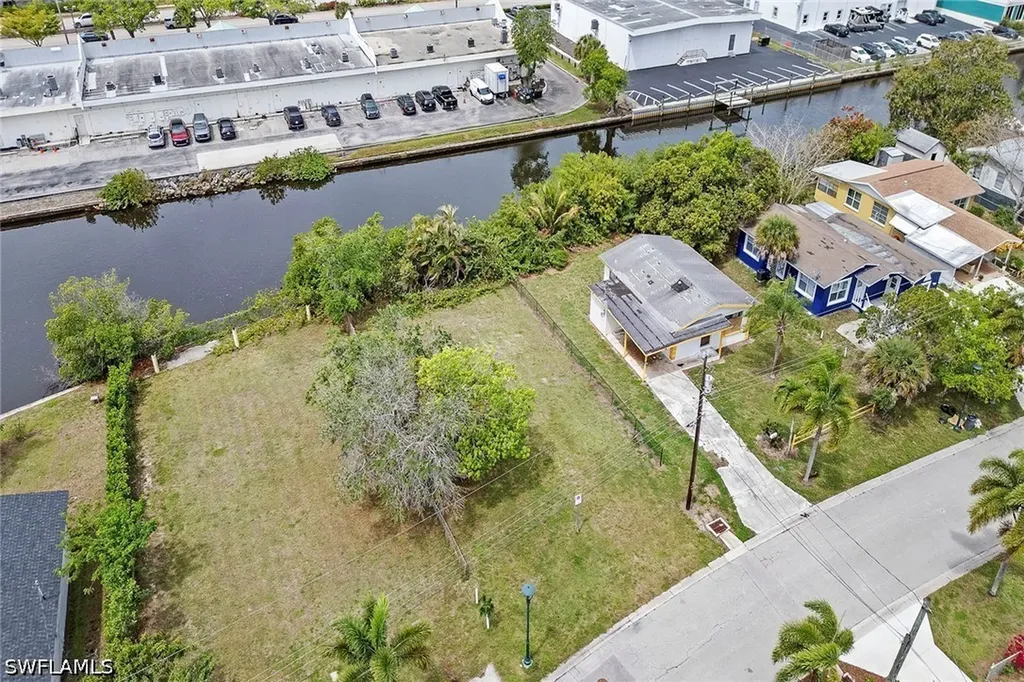 531 13th Street N Naples FL 34102
