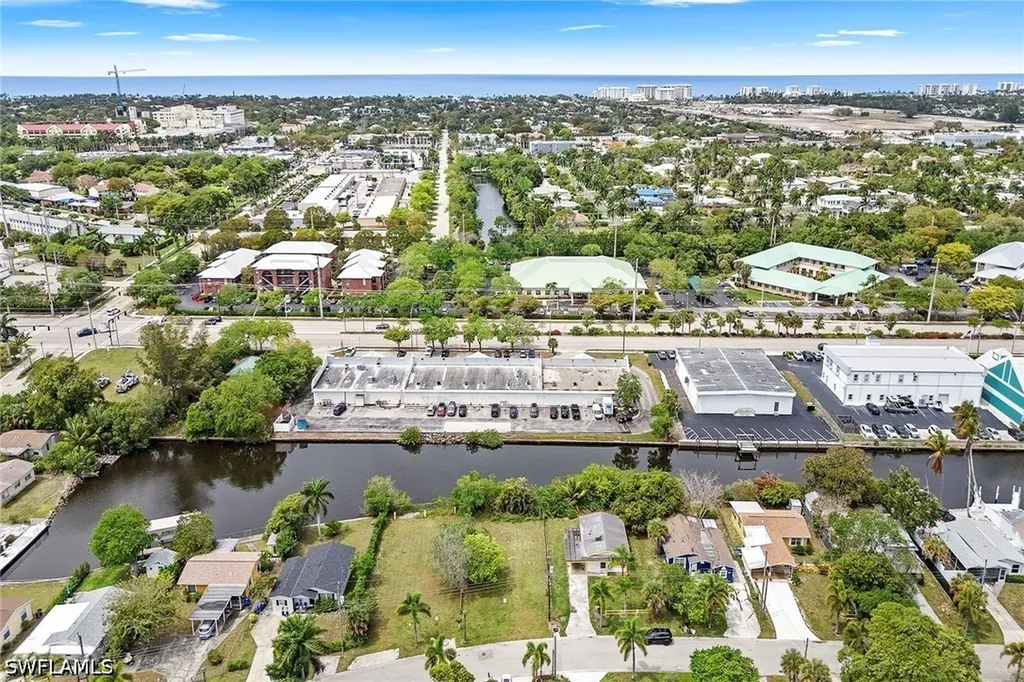 531 13th Street N Naples FL 34102