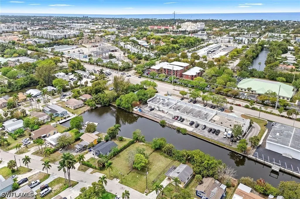 531 13th Street N Naples FL 34102