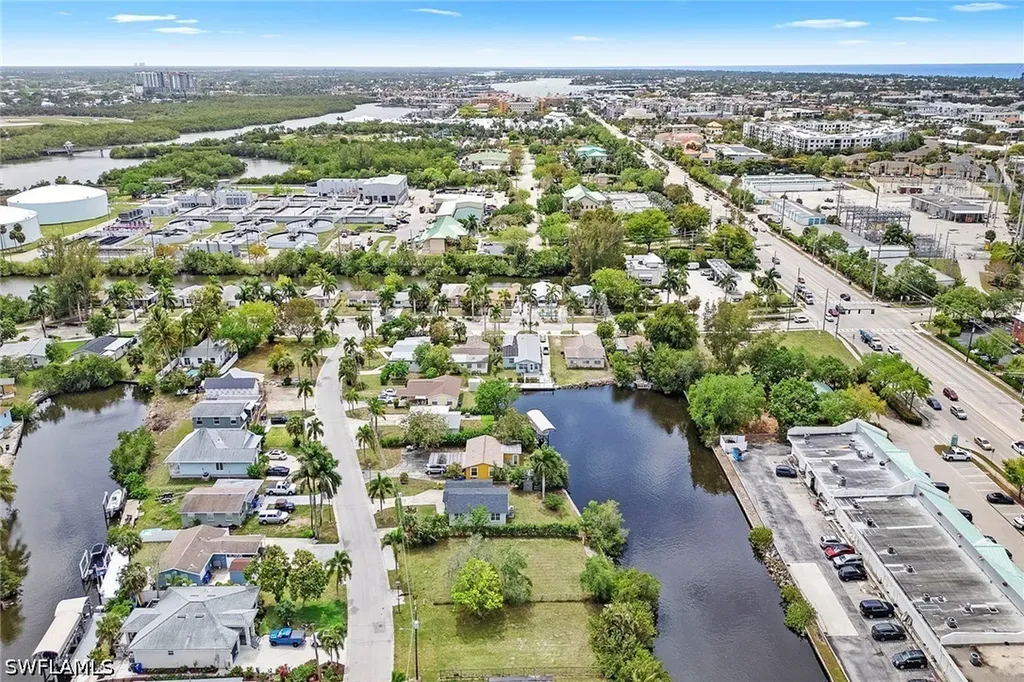 531 13th Street N Naples FL 34102