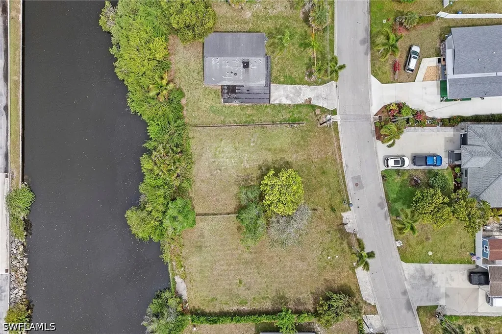 531 13th Street N Naples FL 34102