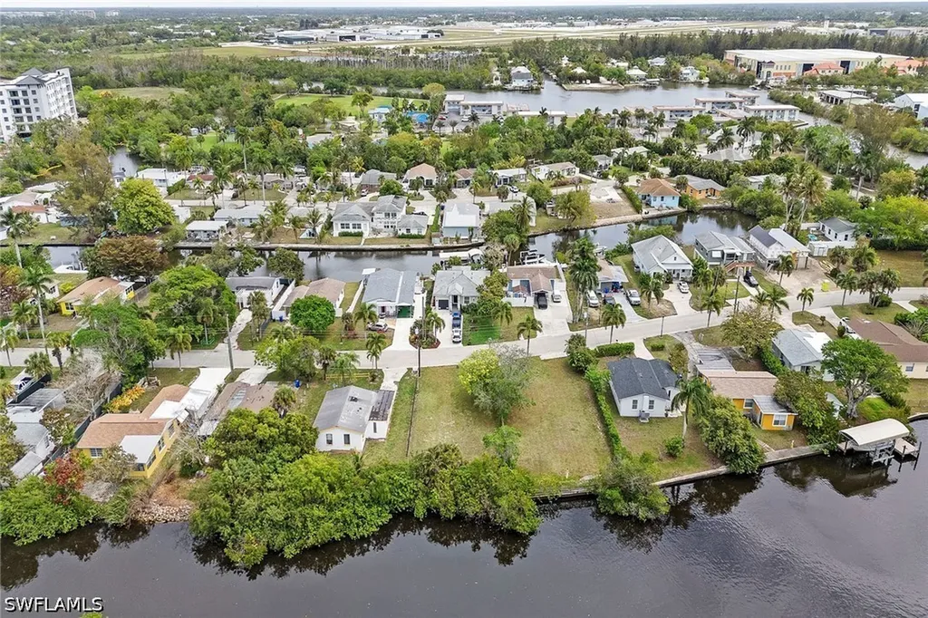 531 13th Street N Naples FL 34102