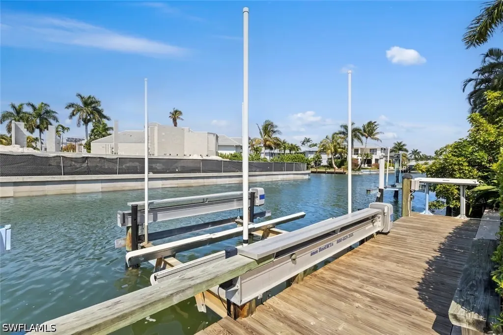 1467 Marlin Drive Naples FL 34102