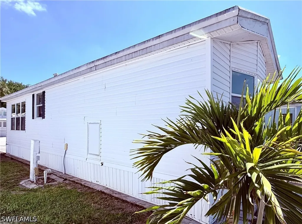 251 Bass Lane Naples FL 34145