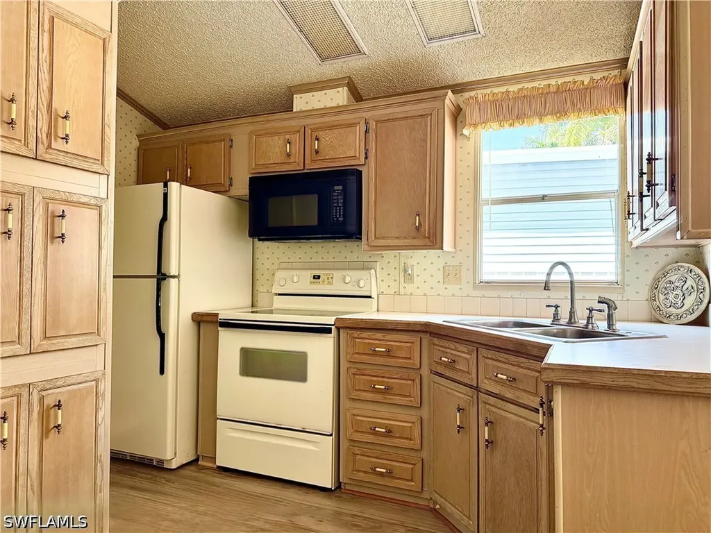 251 Bass Lane Naples FL 34145