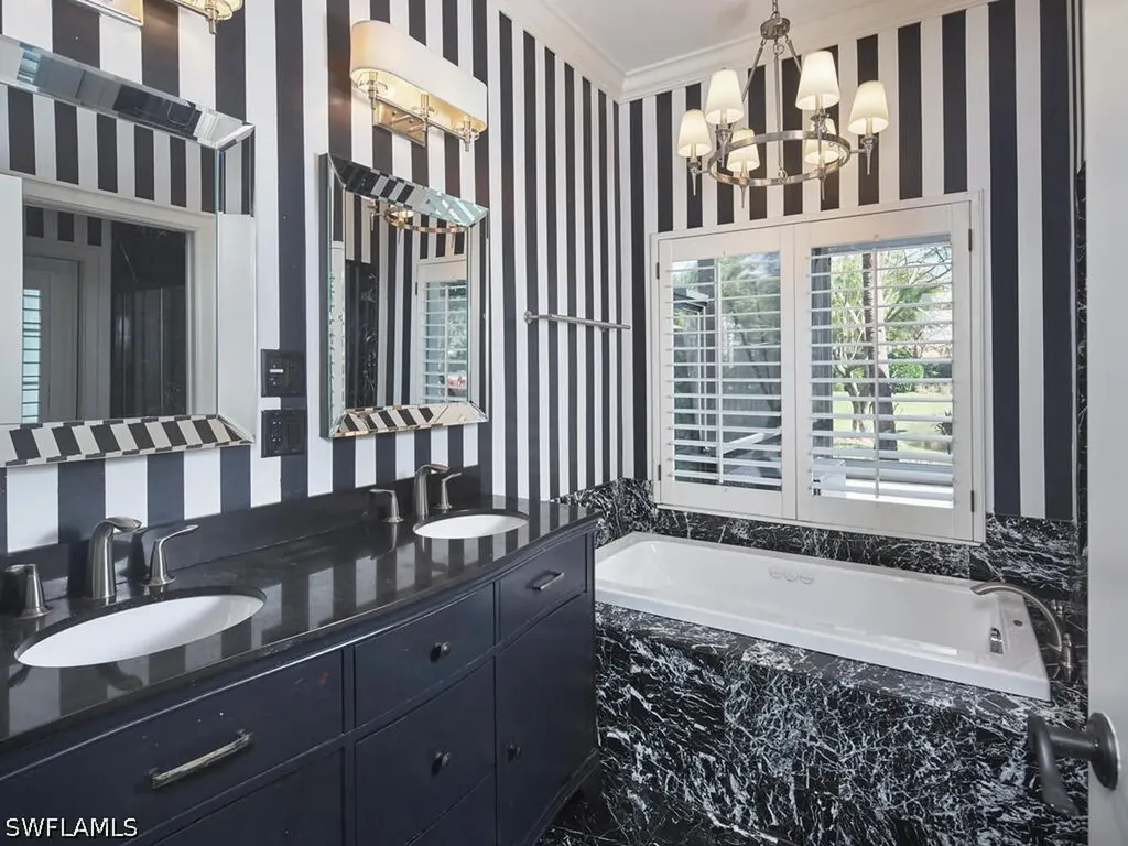 8859 Ventura Way Naples FL 34109