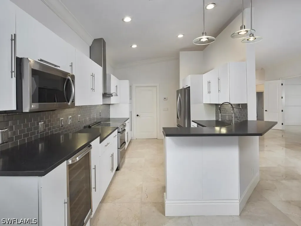 8859 Ventura Way Naples FL 34109