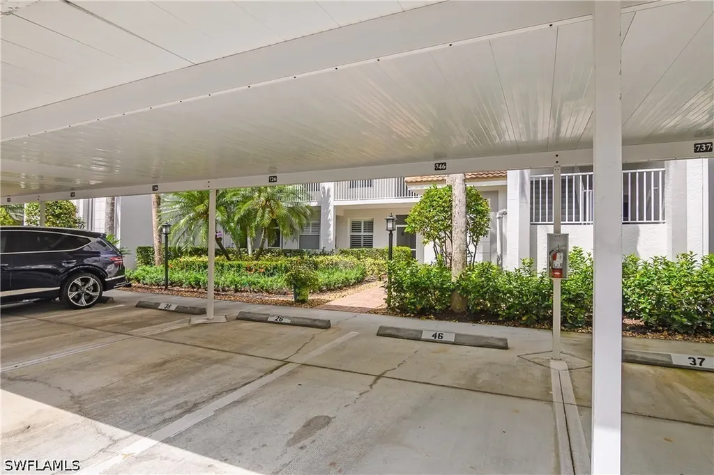 7505 Stoneybrook Drive Naples FL 34112