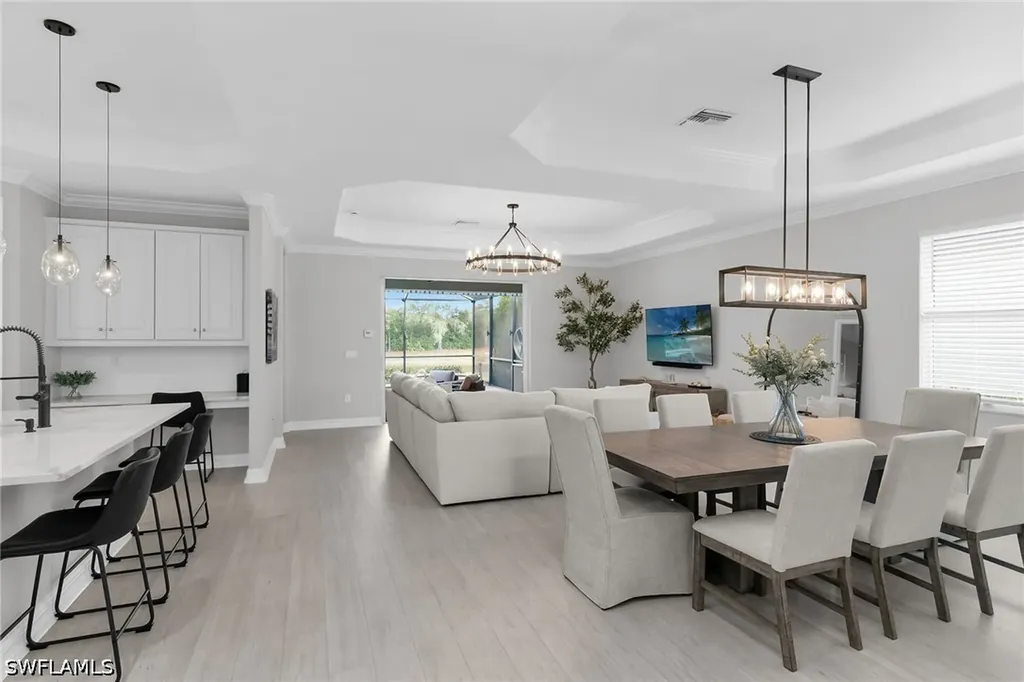 2926 Aviamar Circle Naples FL 34114