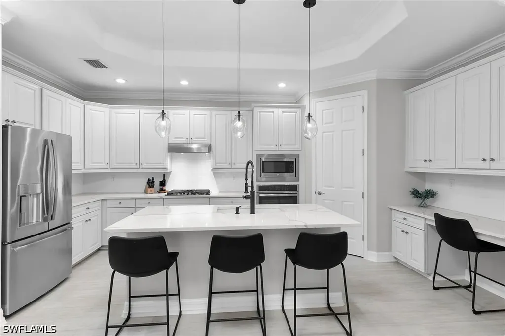 2926 Aviamar Circle Naples FL 34114