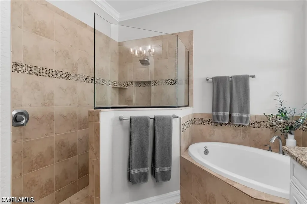 2926 Aviamar Circle Naples FL 34114