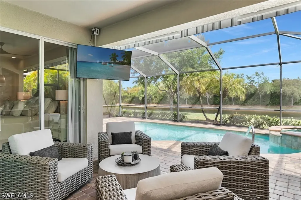 2926 Aviamar Circle Naples FL 34114