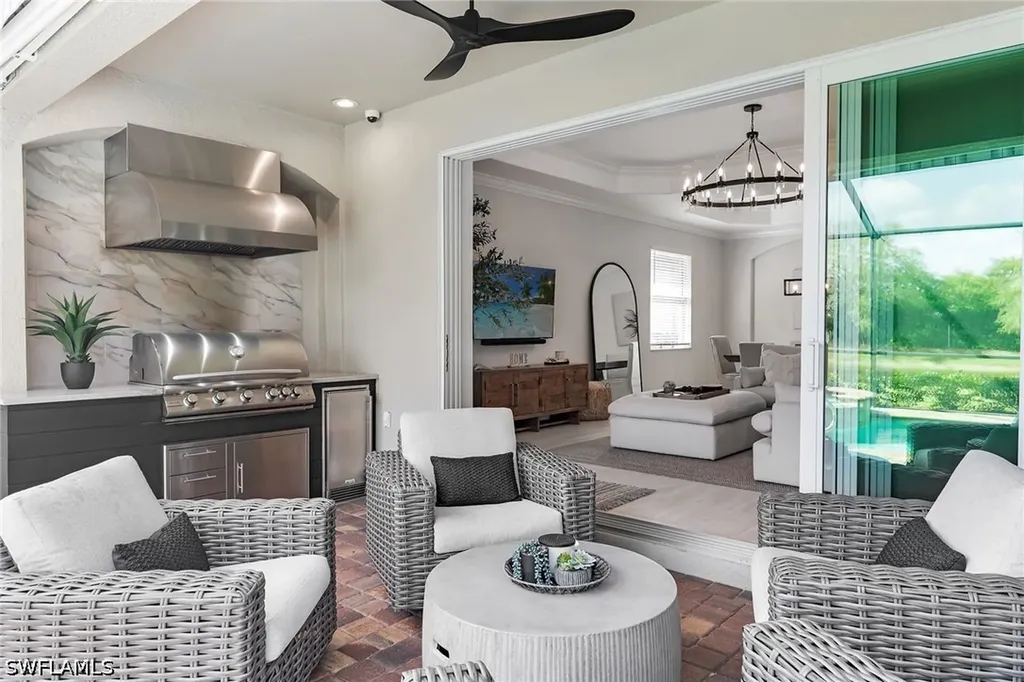 2926 Aviamar Circle Naples FL 34114