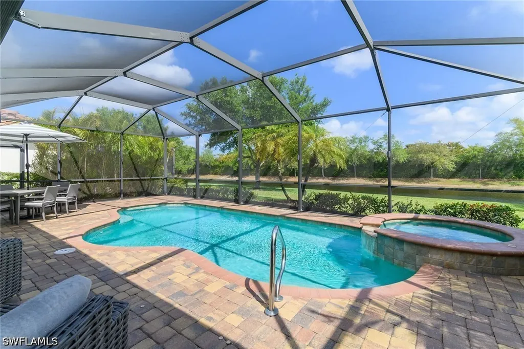 2926 Aviamar Circle Naples FL 34114