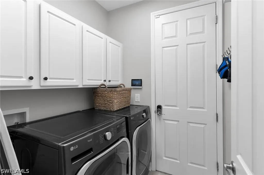 2926 Aviamar Circle Naples FL 34114