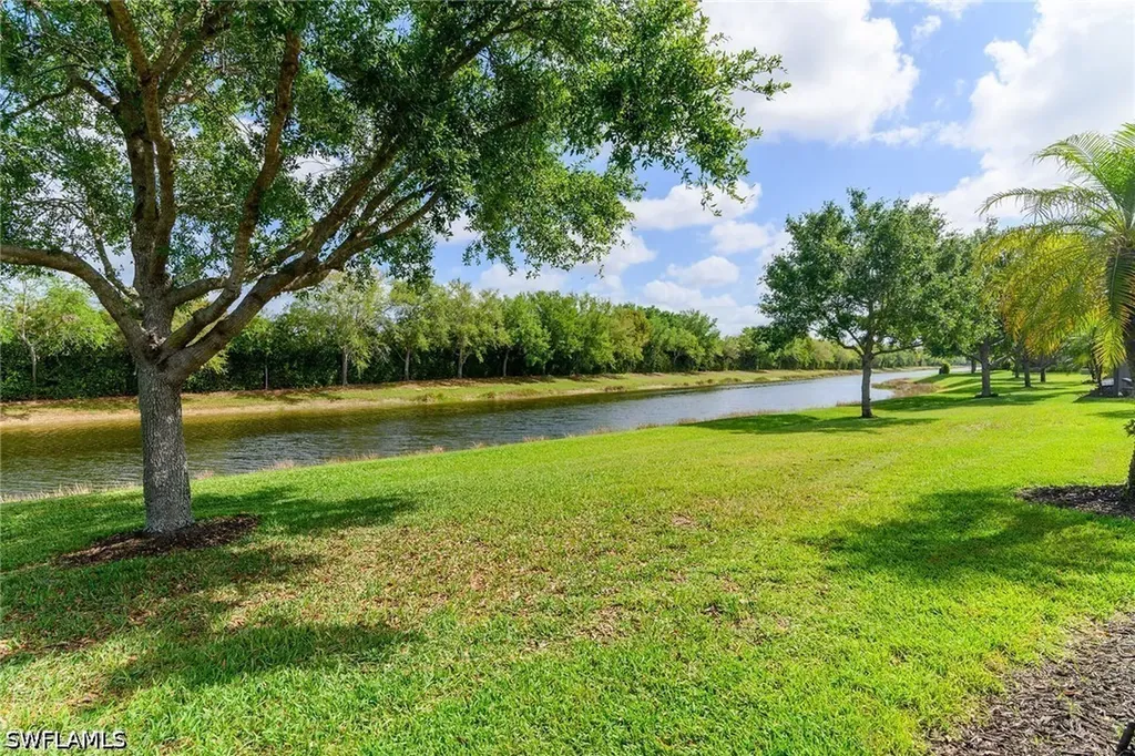 2926 Aviamar Circle Naples FL 34114
