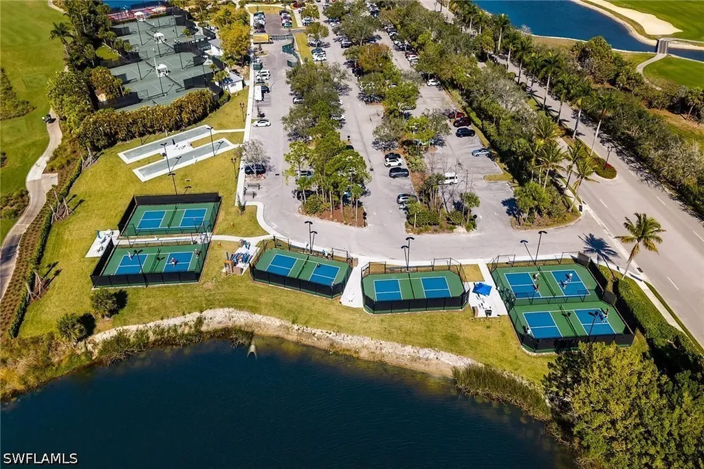 2926 Aviamar Circle Naples FL 34114