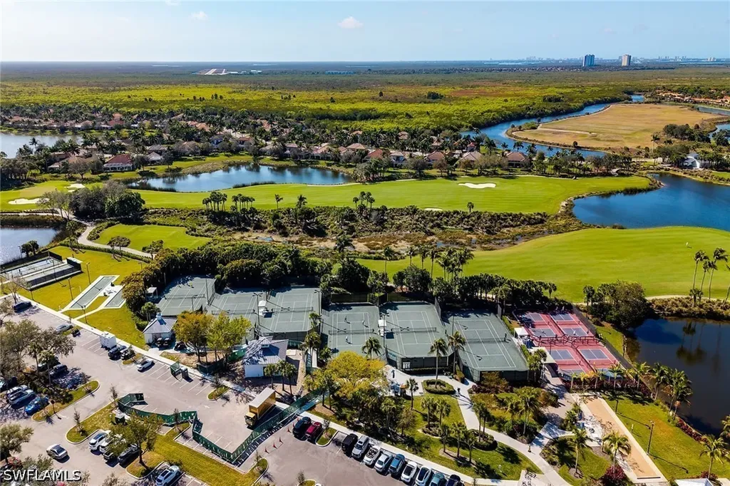 2926 Aviamar Circle Naples FL 34114