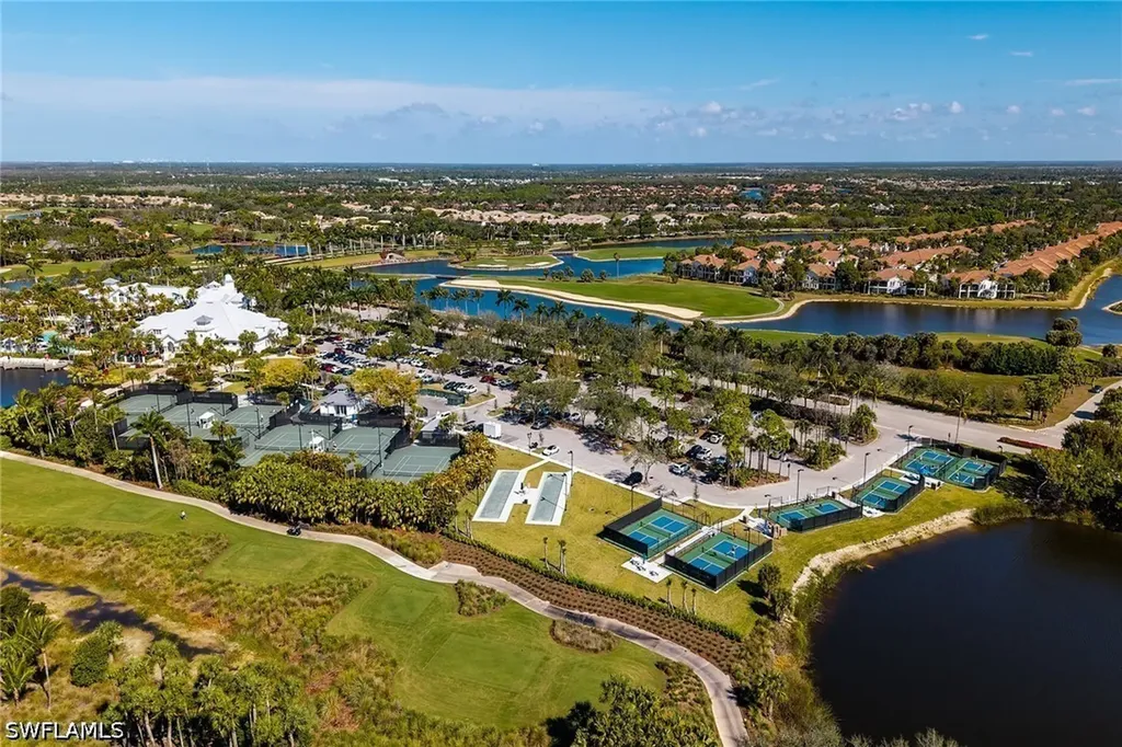 2926 Aviamar Circle Naples FL 34114
