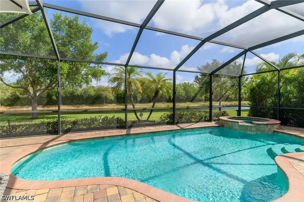 2926 Aviamar Circle Naples FL 34114