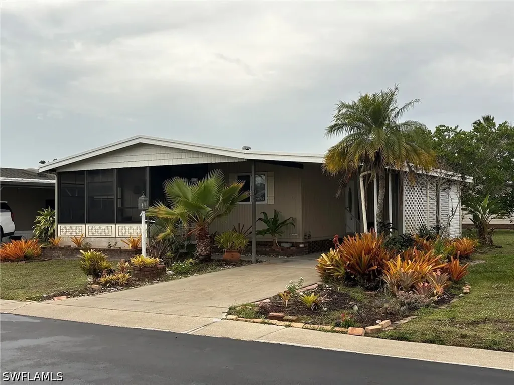 83 Pacific Way Naples FL 34104