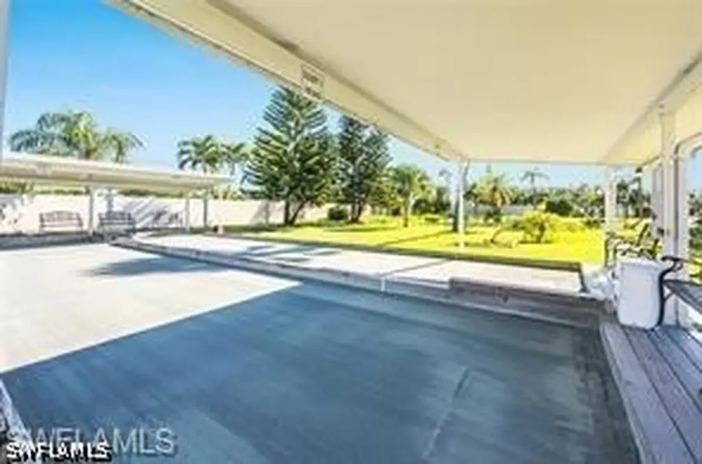 83 Pacific Way Naples FL 34104