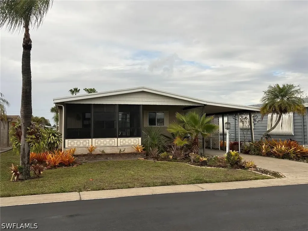 83 Pacific Way Naples FL 34104