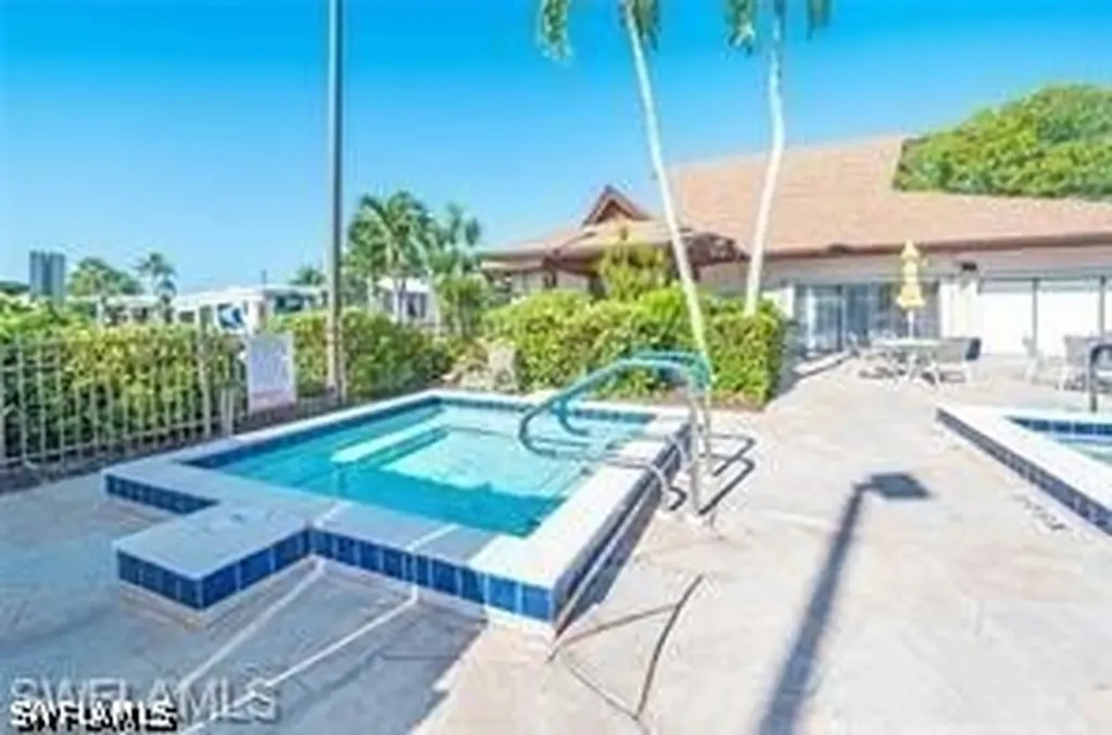 83 Pacific Way Naples FL 34104