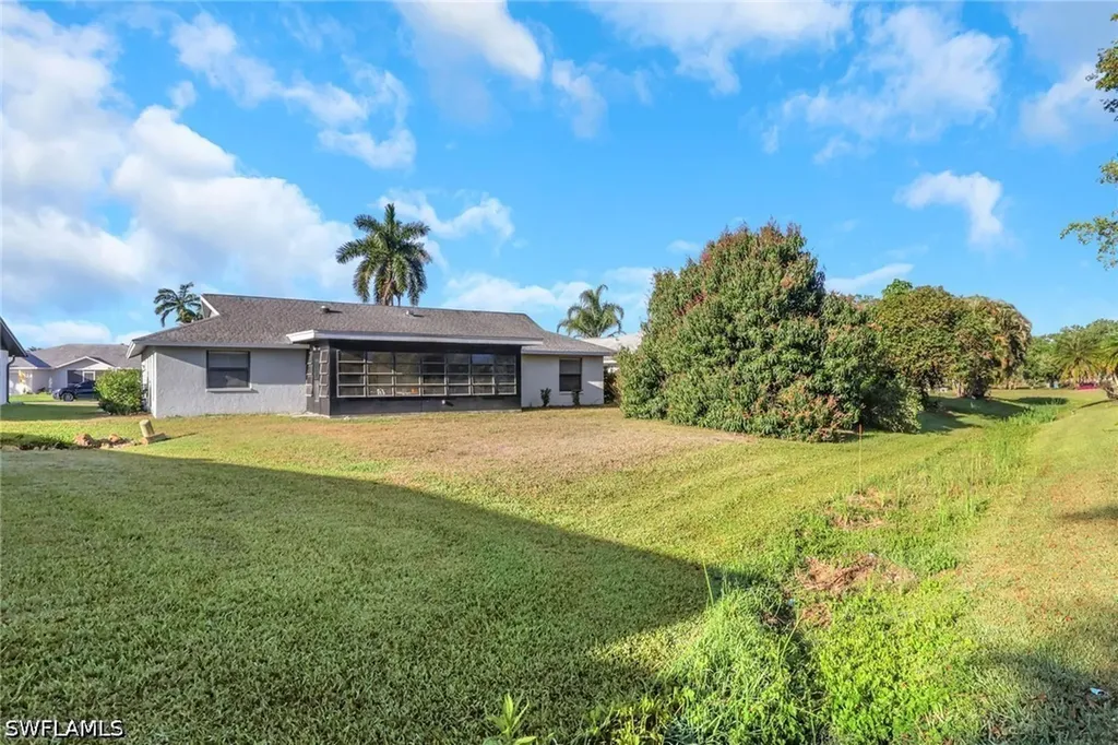105 Montaubon Court Naples FL 34112