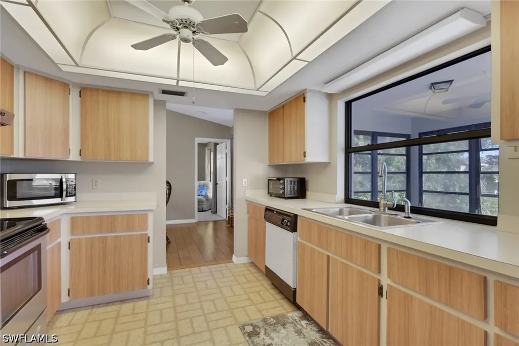 105 Montaubon Court Naples FL 34112
