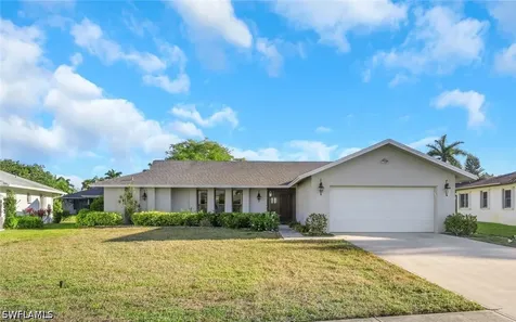 105 Montaubon Court Naples FL 34112
