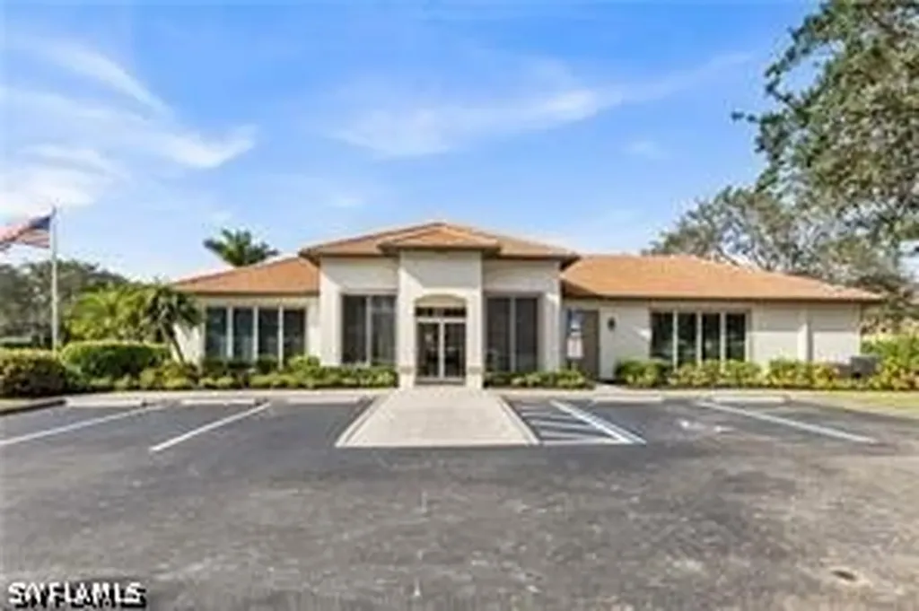 8343 Laurel Lakes Boulevard Naples FL 34119