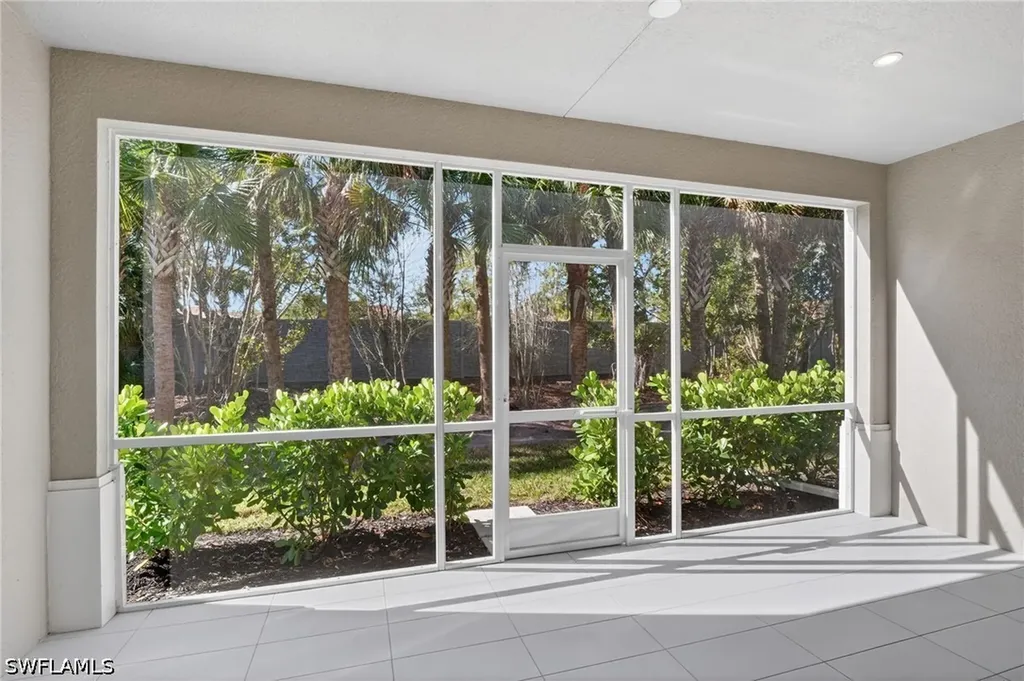 286 Indies Drive E Naples FL 34114