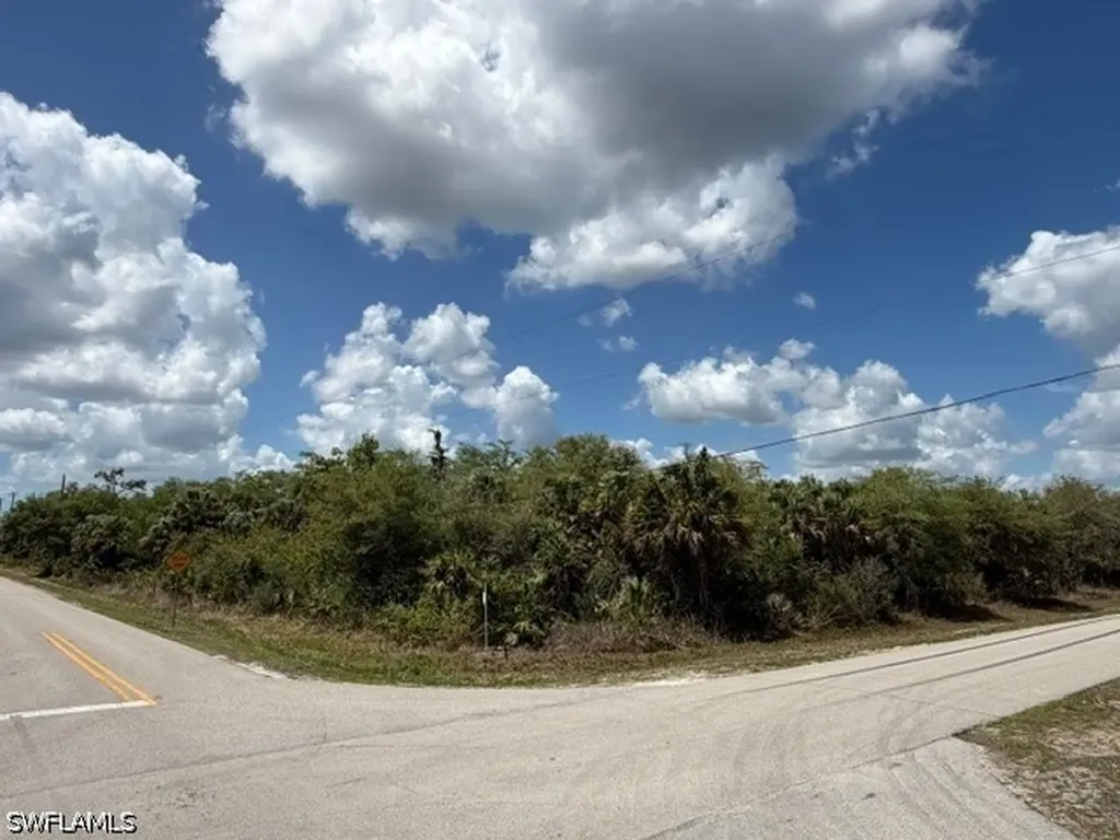 37TH Avenue NW Naples FL 34120