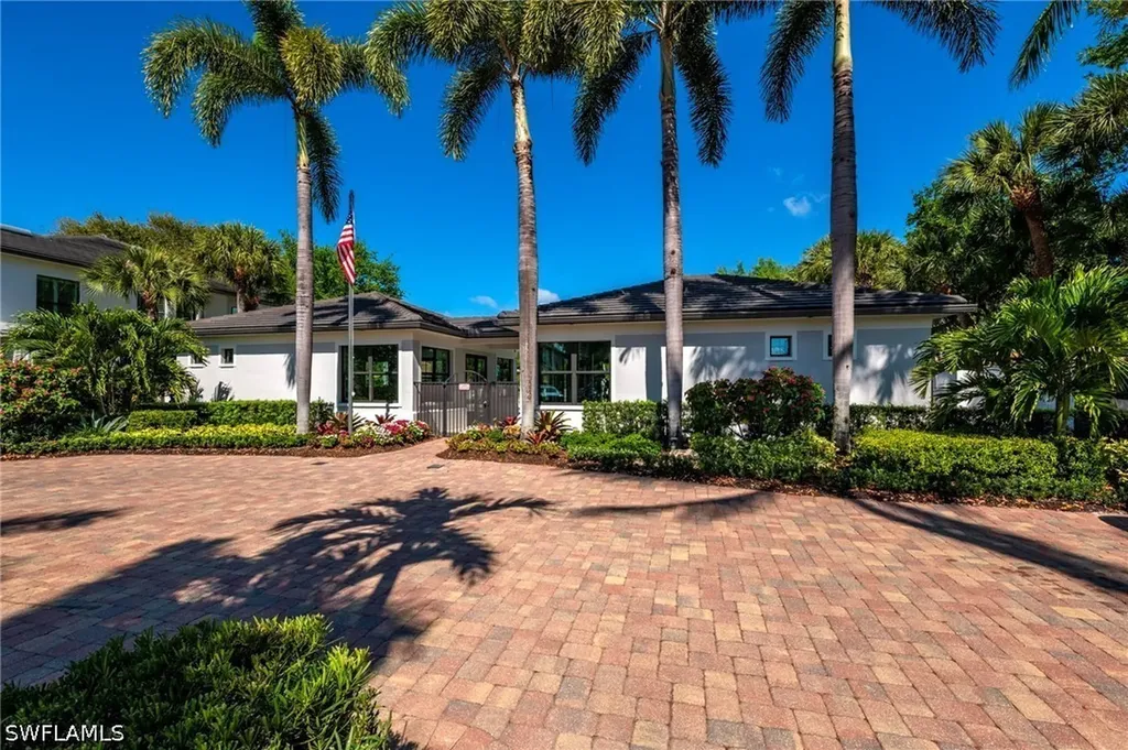 2433 Ravenna Boulevard Naples FL 34109