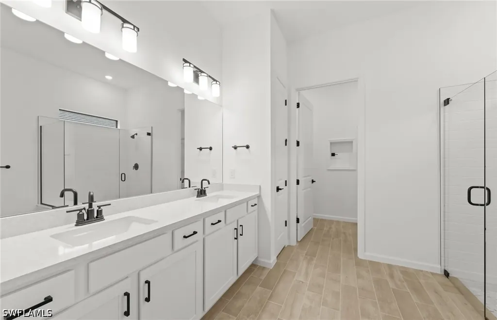 2107 Freemont Way Naples FL 34120
