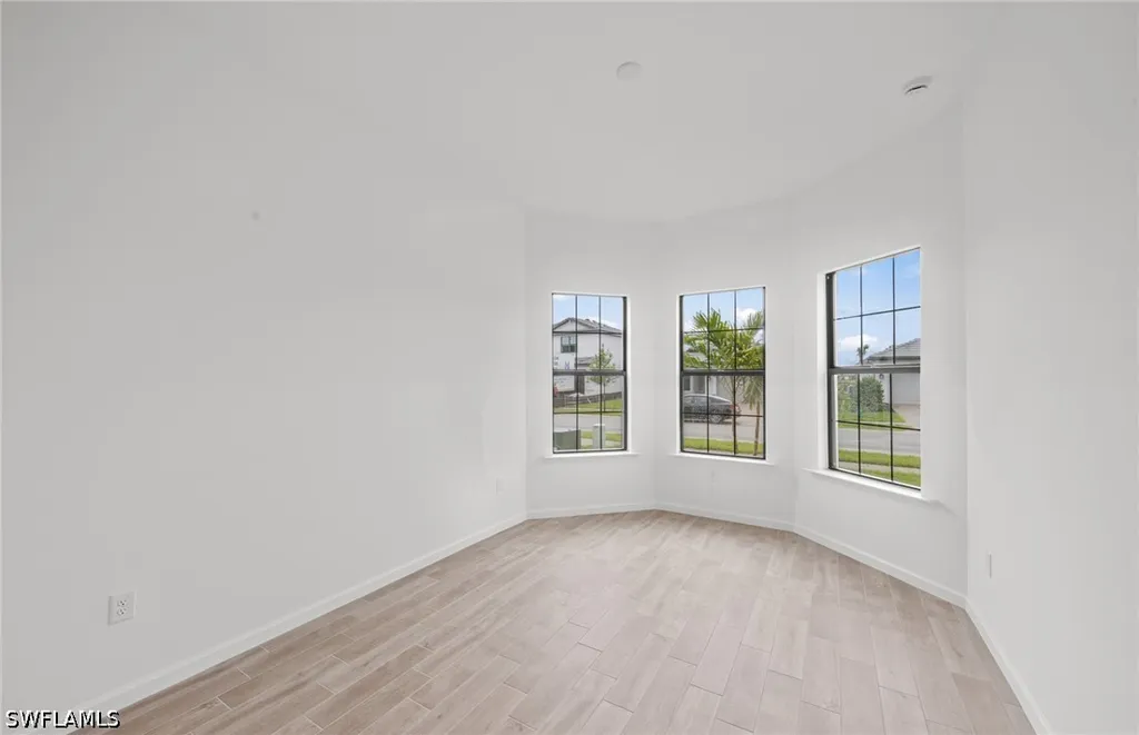 2107 Freemont Way Naples FL 34120