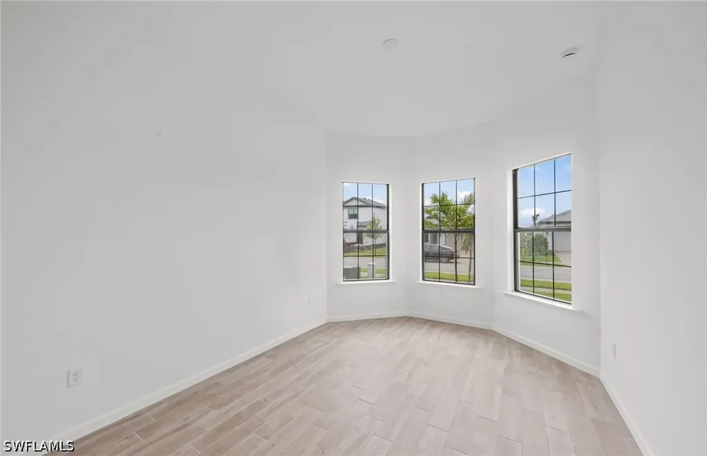 2107 Freemont Way Naples FL 34120