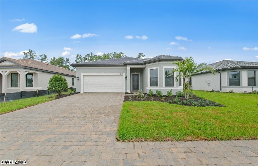 2107 Freemont Way Naples FL 34120