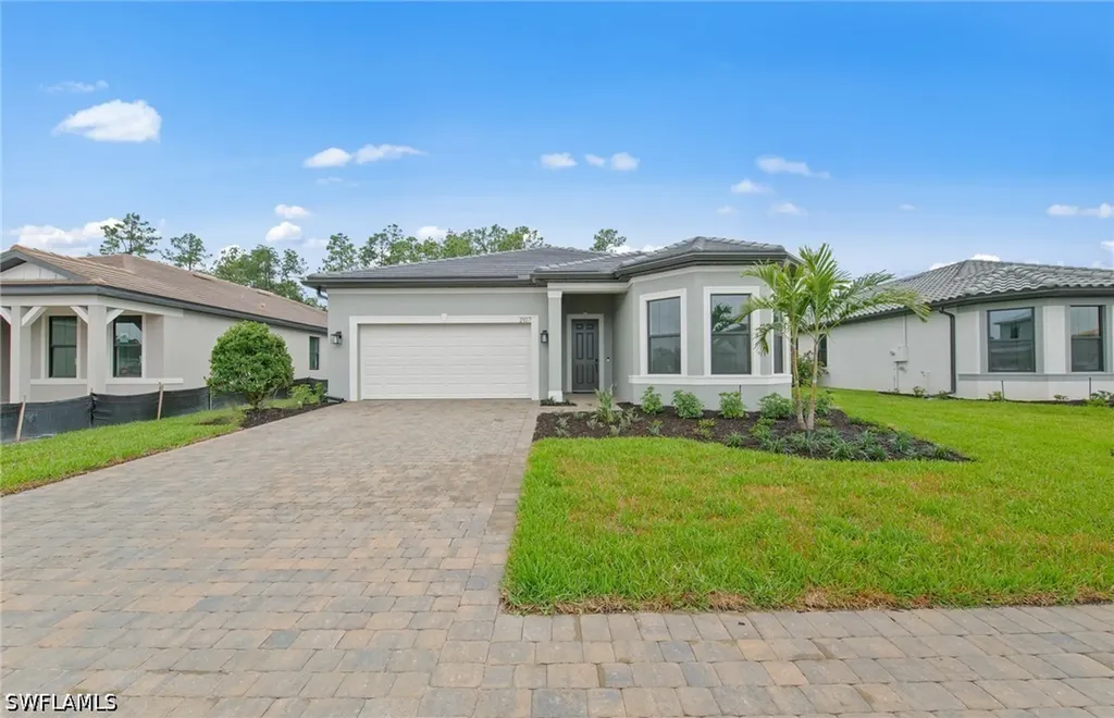 2107 Freemont Way Naples FL 34120