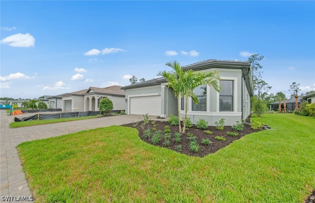 2107 Freemont Way Naples FL 34120