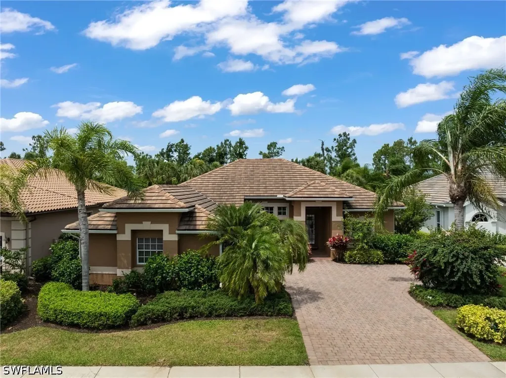 8888 Mustang Island Circle Naples FL 34113