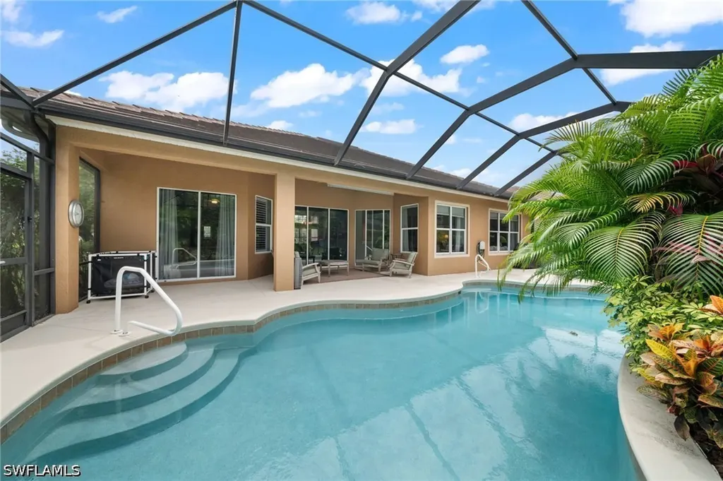 8888 Mustang Island Circle Naples FL 34113